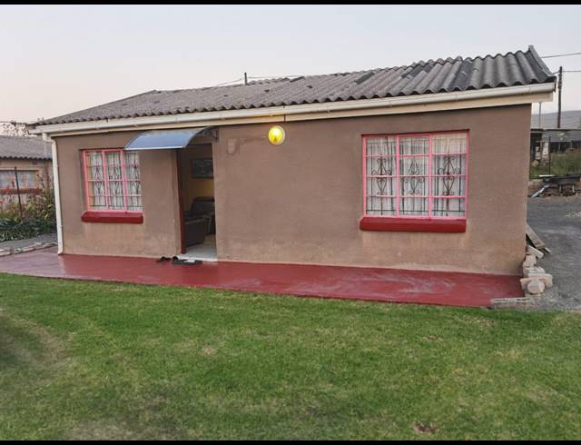 2 BEDROOM FREEHOLD SOLD IN MPOPHOMENI